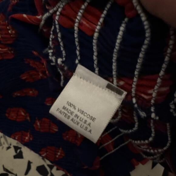 NWOT MISA Los Angeles’s Smocked Long Sleeve Blouse Deep V Neck Size XS - Picture 8 of 8